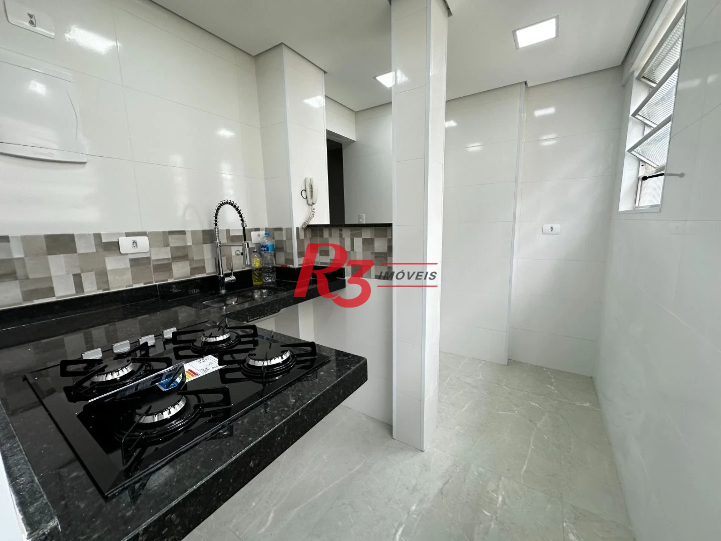 Apartamento à venda, 42 m² por R$ 385.000,00 - Gonzaga - Santos/SP