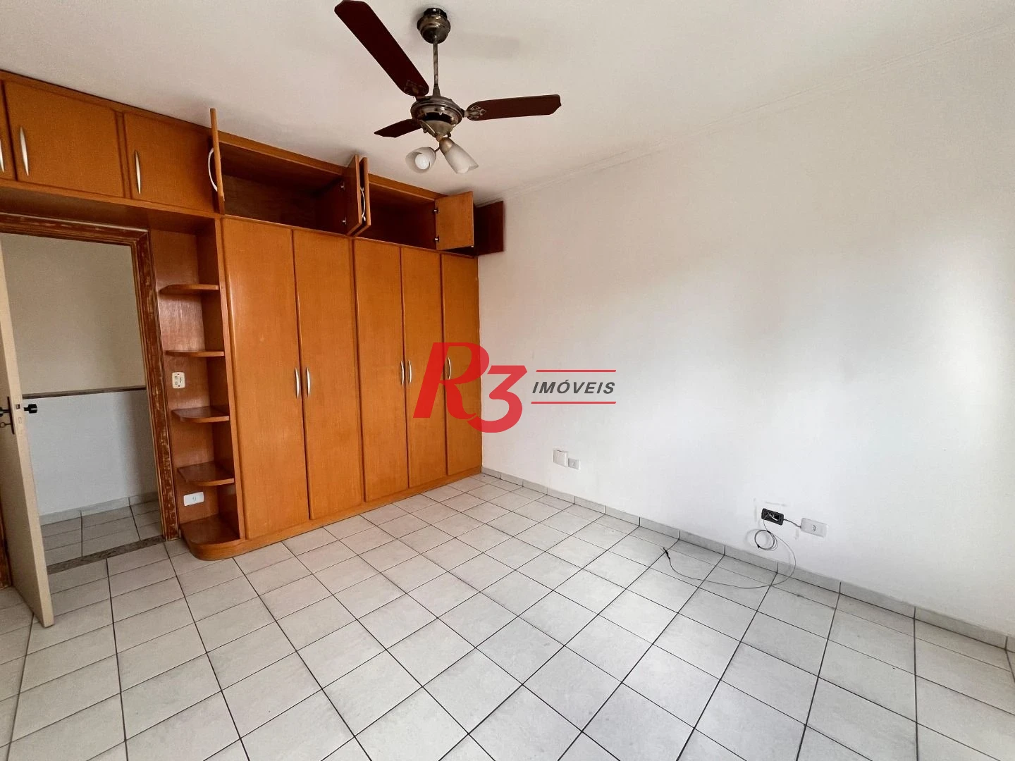 Casa com 3 dormitórios à venda, 225 m² por R$ 2.100.000,00 - Ponta da Praia - Santos/SP