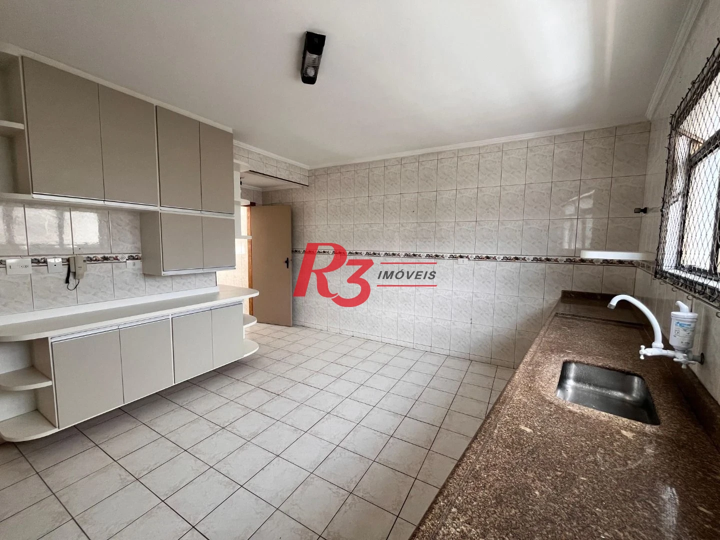 Casa com 3 dormitórios à venda, 225 m² por R$ 2.100.000,00 - Ponta da Praia - Santos/SP