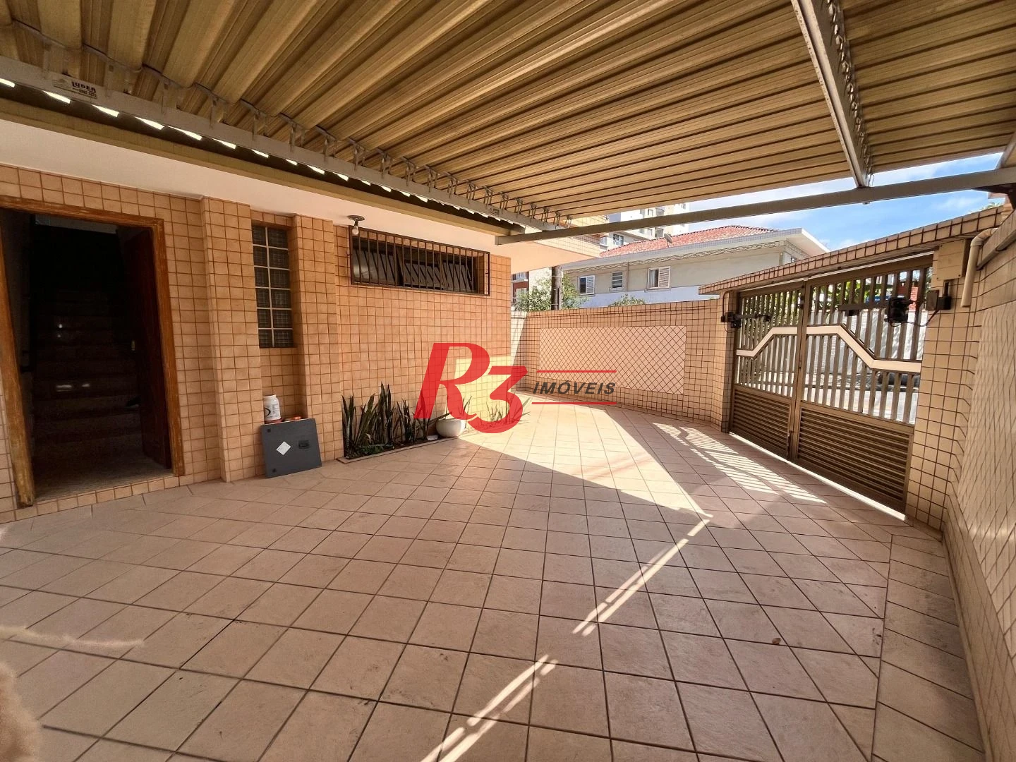 Casa com 3 dormitórios à venda, 225 m² por R$ 2.100.000,00 - Ponta da Praia - Santos/SP