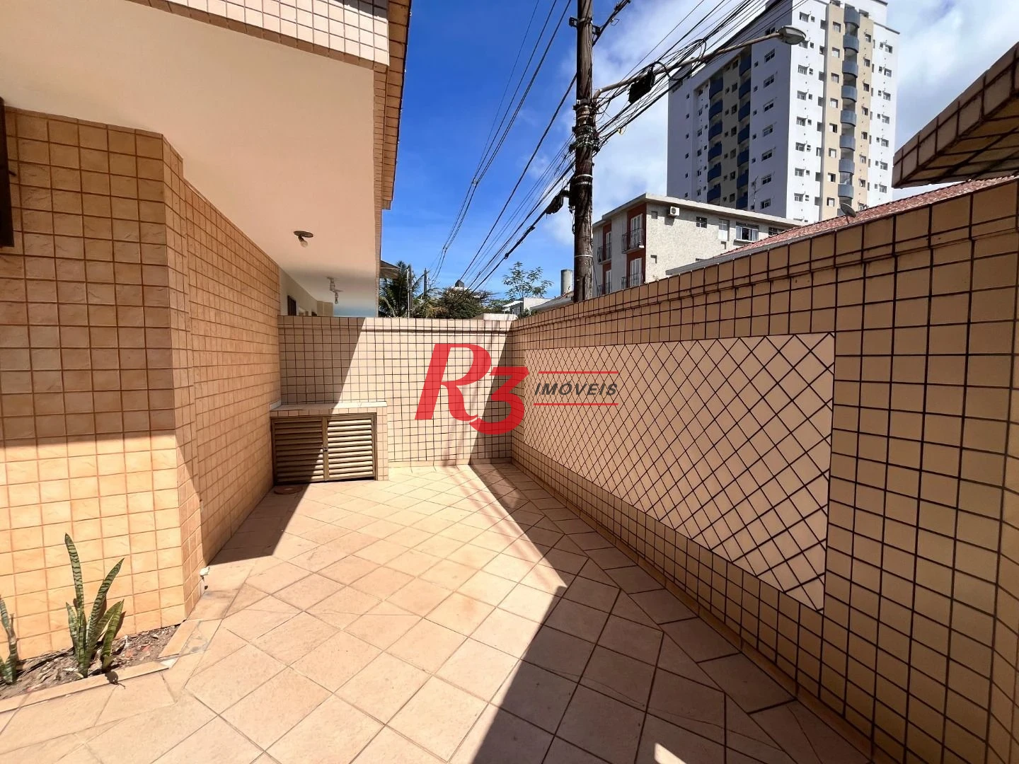 Casa com 3 dormitórios à venda, 225 m² por R$ 2.100.000,00 - Ponta da Praia - Santos/SP