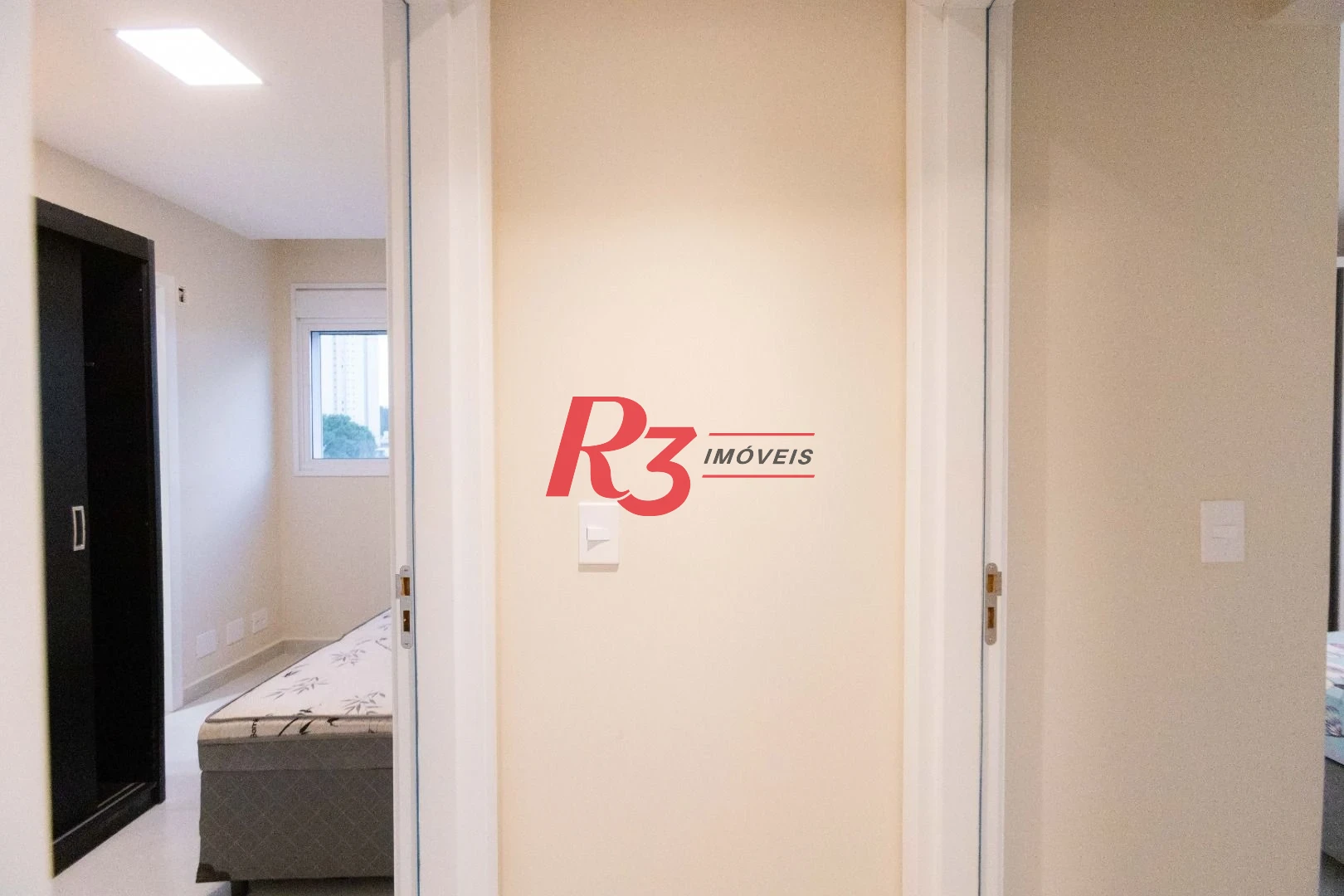 Apartamento com 2 dormitórios à venda, 68 m² por R$ 670.000,00 - Marapé - Santos/SP
