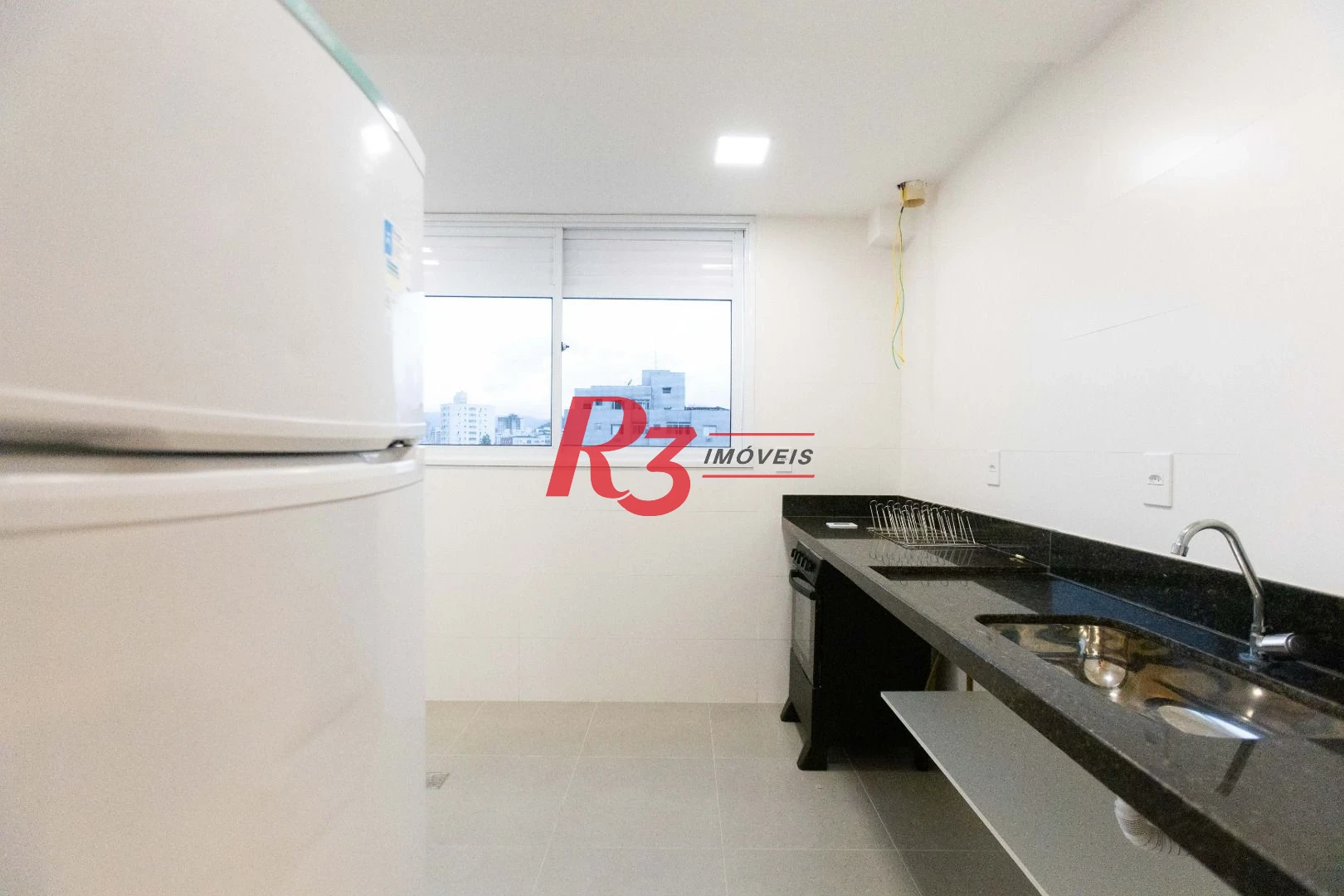 Apartamento com 2 dormitórios à venda, 68 m² por R$ 670.000,00 - Marapé - Santos/SP