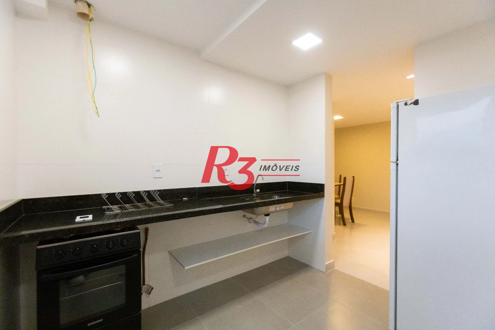 Apartamento com 2 dormitórios à venda, 68 m² por R$ 670.000,00 - Marapé - Santos/SP