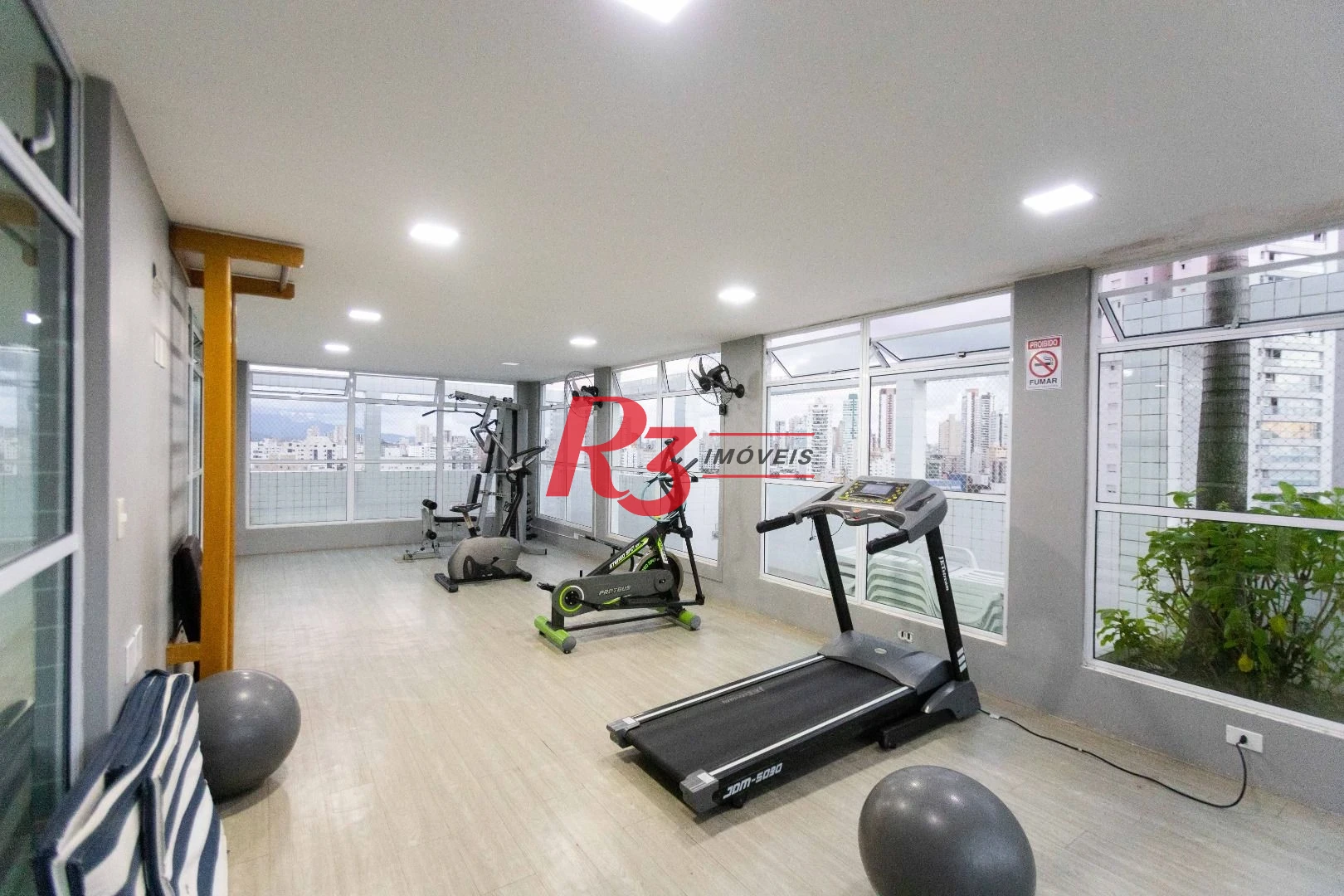 Apartamento com 2 dormitórios à venda, 68 m² por R$ 670.000,00 - Marapé - Santos/SP