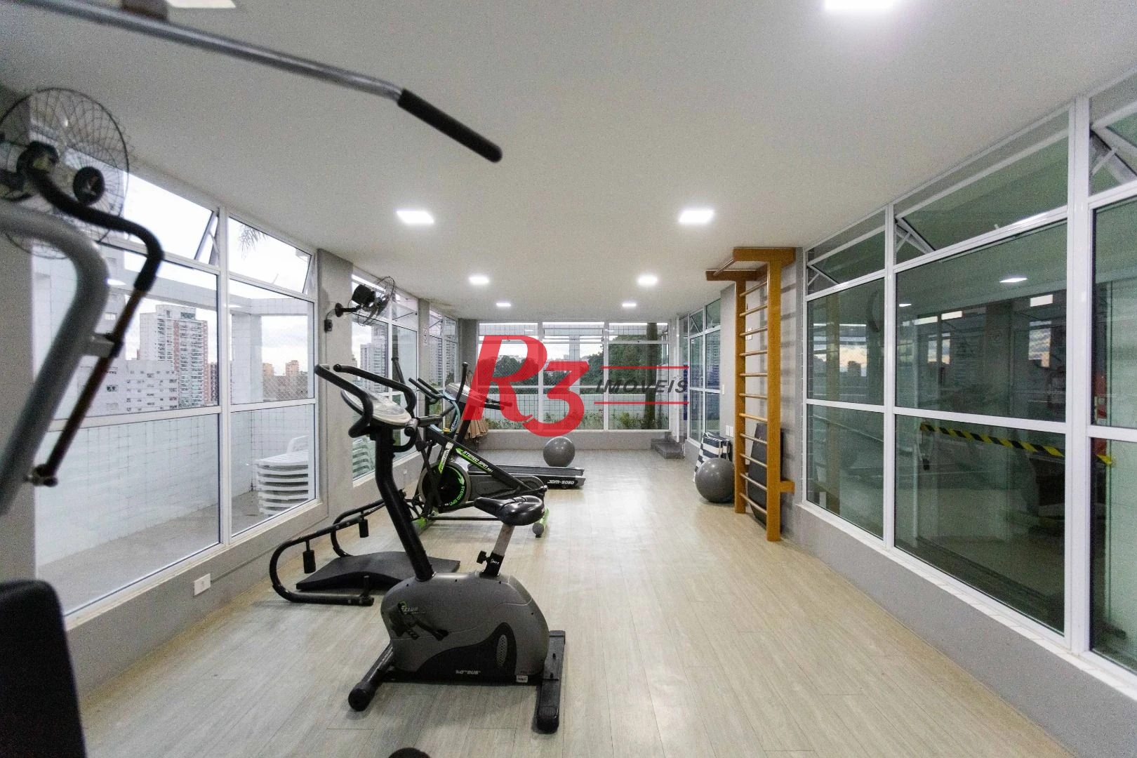 Apartamento com 2 dormitórios à venda, 68 m² por R$ 670.000,00 - Marapé - Santos/SP