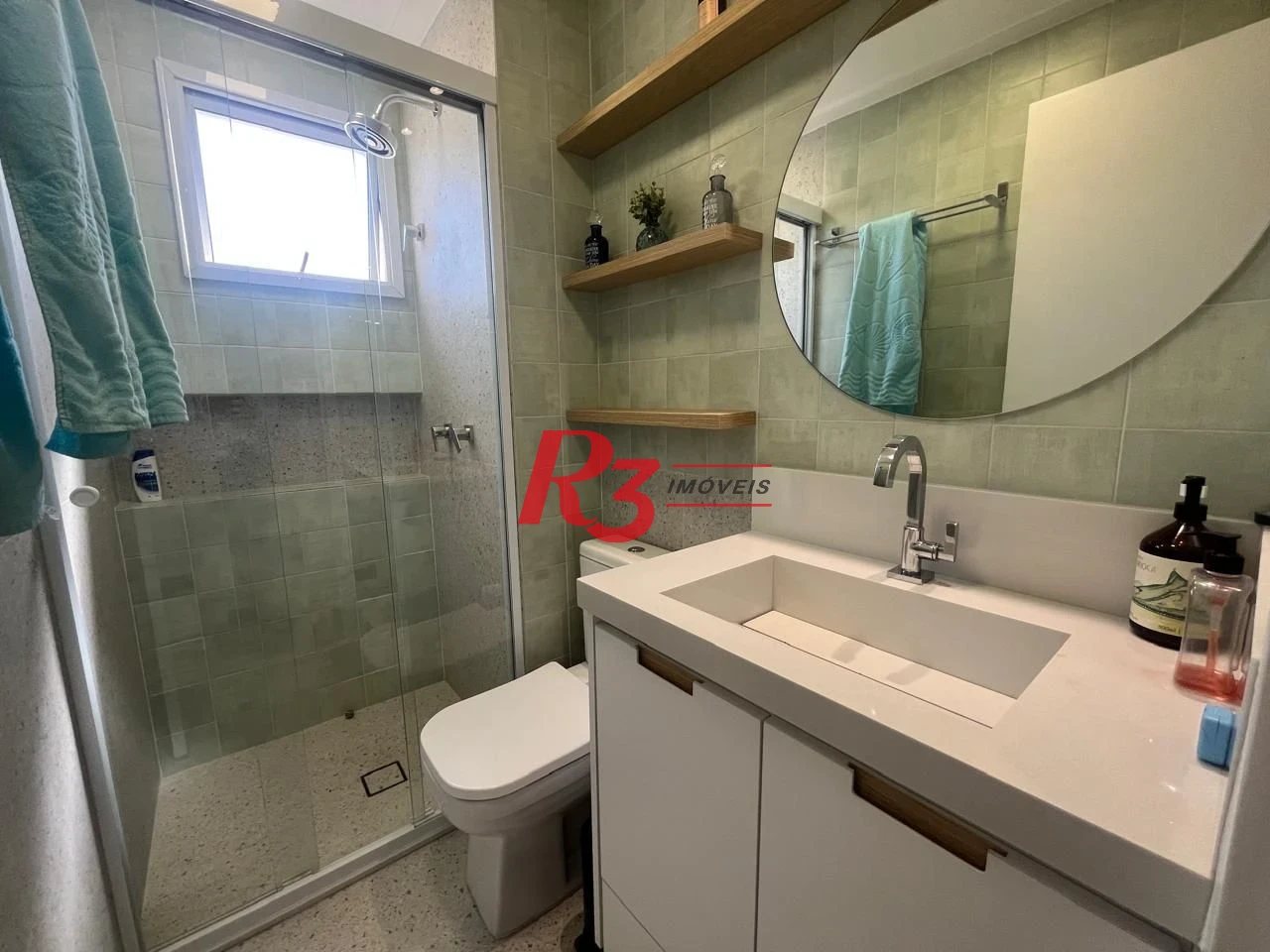 Apartamento com 3 dormitórios à venda, 98 m² por R$ 740.000,00 - Vila Santo Antônio - Guarujá/SP