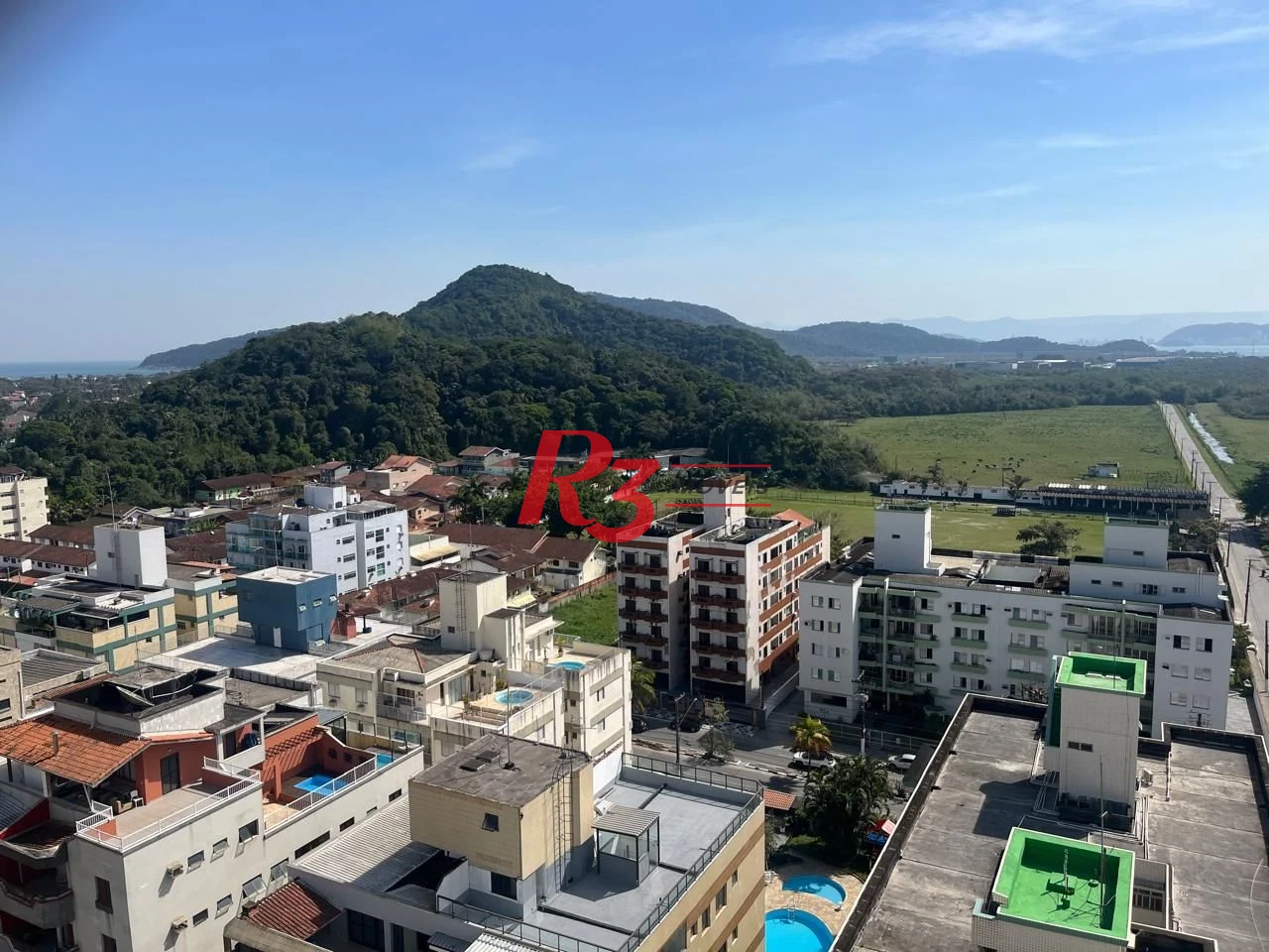Apartamento com 3 dormitórios à venda, 98 m² por R$ 740.000,00 - Vila Santo Antônio - Guarujá/SP