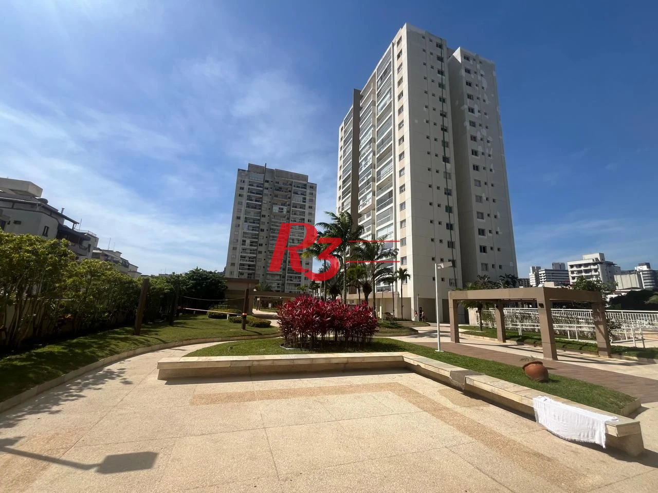 Apartamento com 3 dormitórios à venda, 98 m² por R$ 740.000,00 - Vila Santo Antônio - Guarujá/SP