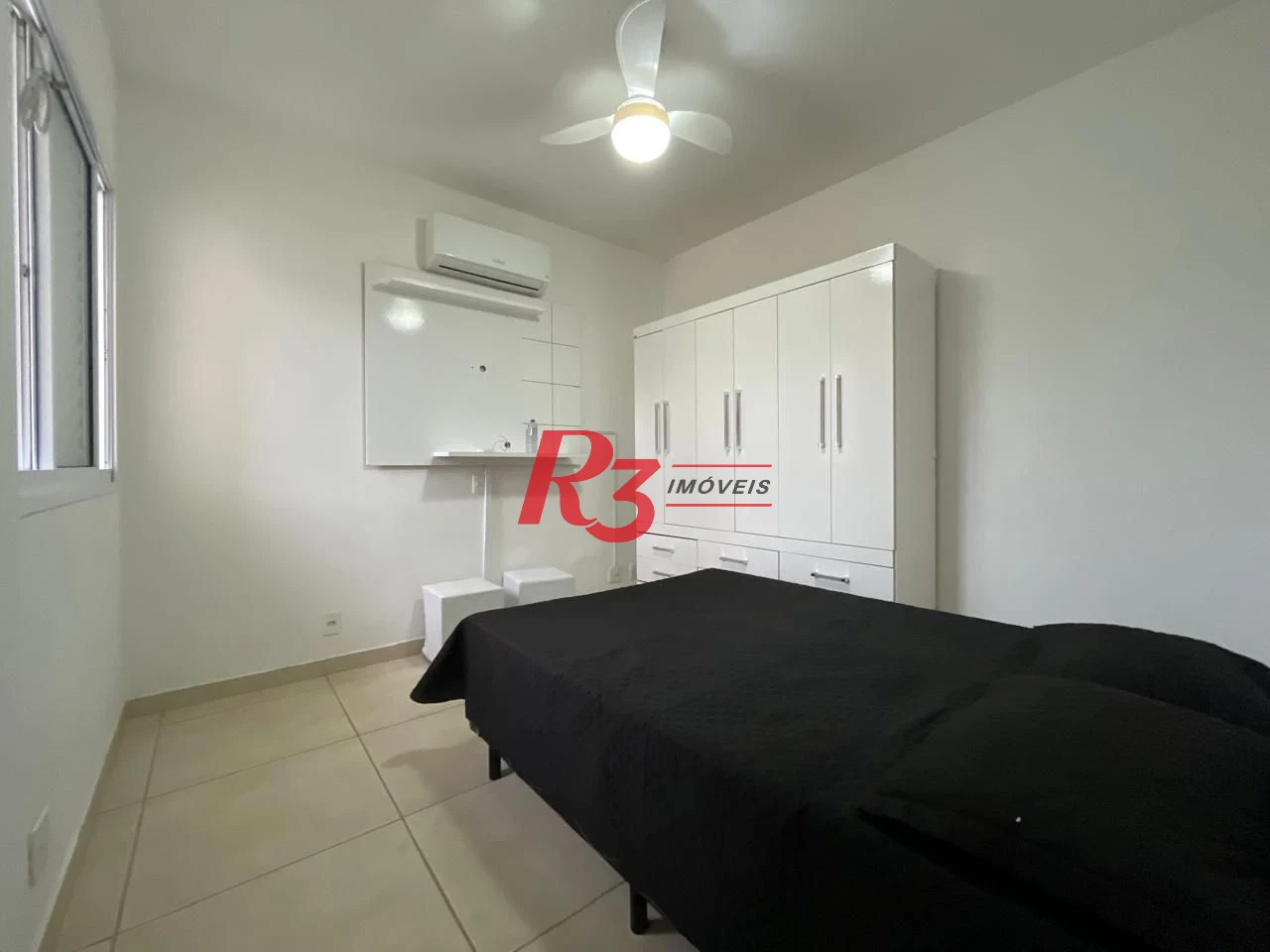 Apartamento com 3 dormitórios à venda, 84 m² por R$ 800.000,00 - Jardim Praiano - Guarujá/SP
