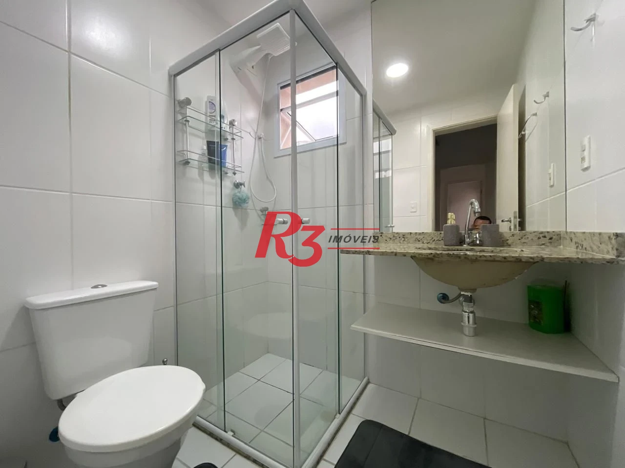 Apartamento com 3 dormitórios à venda, 84 m² por R$ 800.000,00 - Jardim Praiano - Guarujá/SP