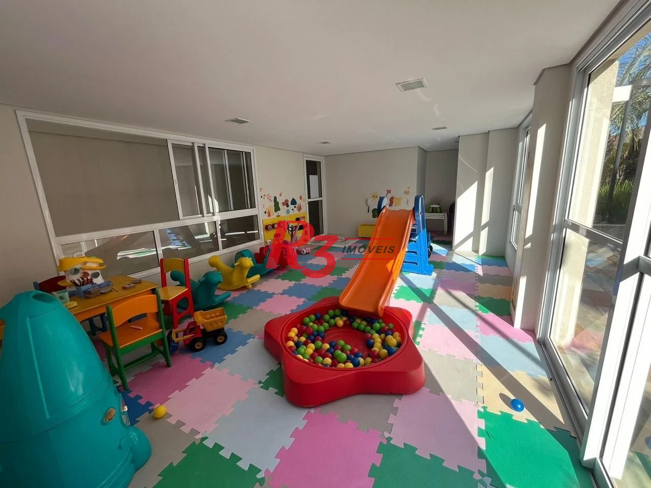 Apartamento com 3 dormitórios à venda, 84 m² por R$ 800.000,00 - Jardim Praiano - Guarujá/SP