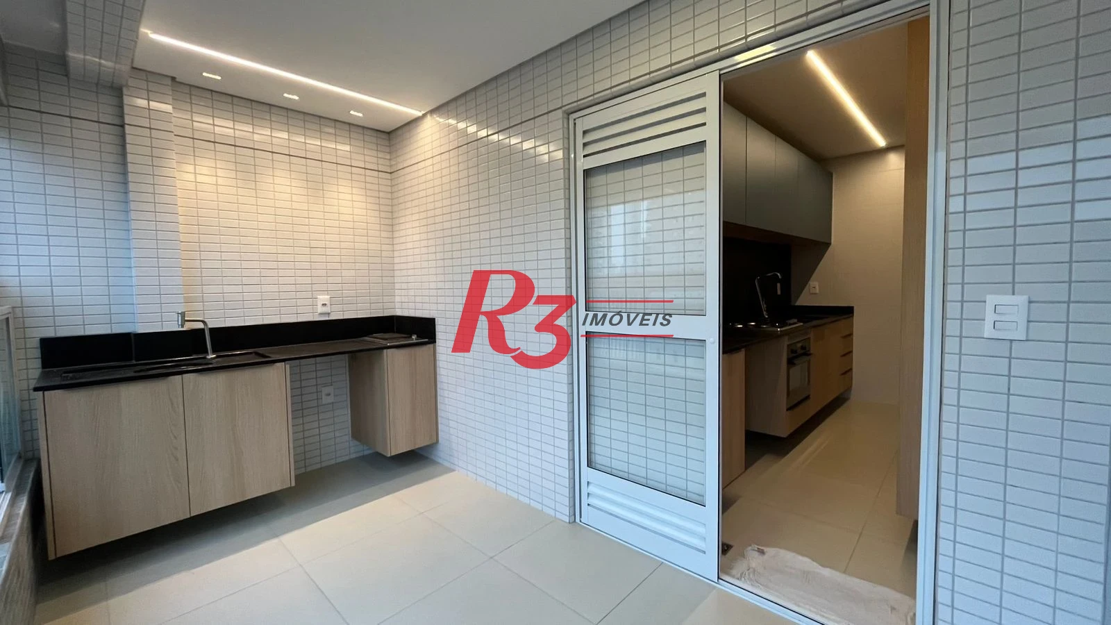Apartamento com 1 dormitório à venda, 50 m² por R$ 850.000,00 - Boqueirão - Santos/SP