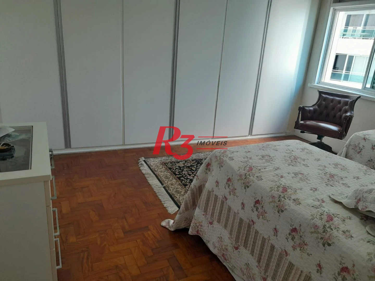 Apartamento com 4 dormitórios à venda, 376 m² por R$ 1.500.000,00 - Praia das Pitangueiras Beira Mar - Guarujá/SP