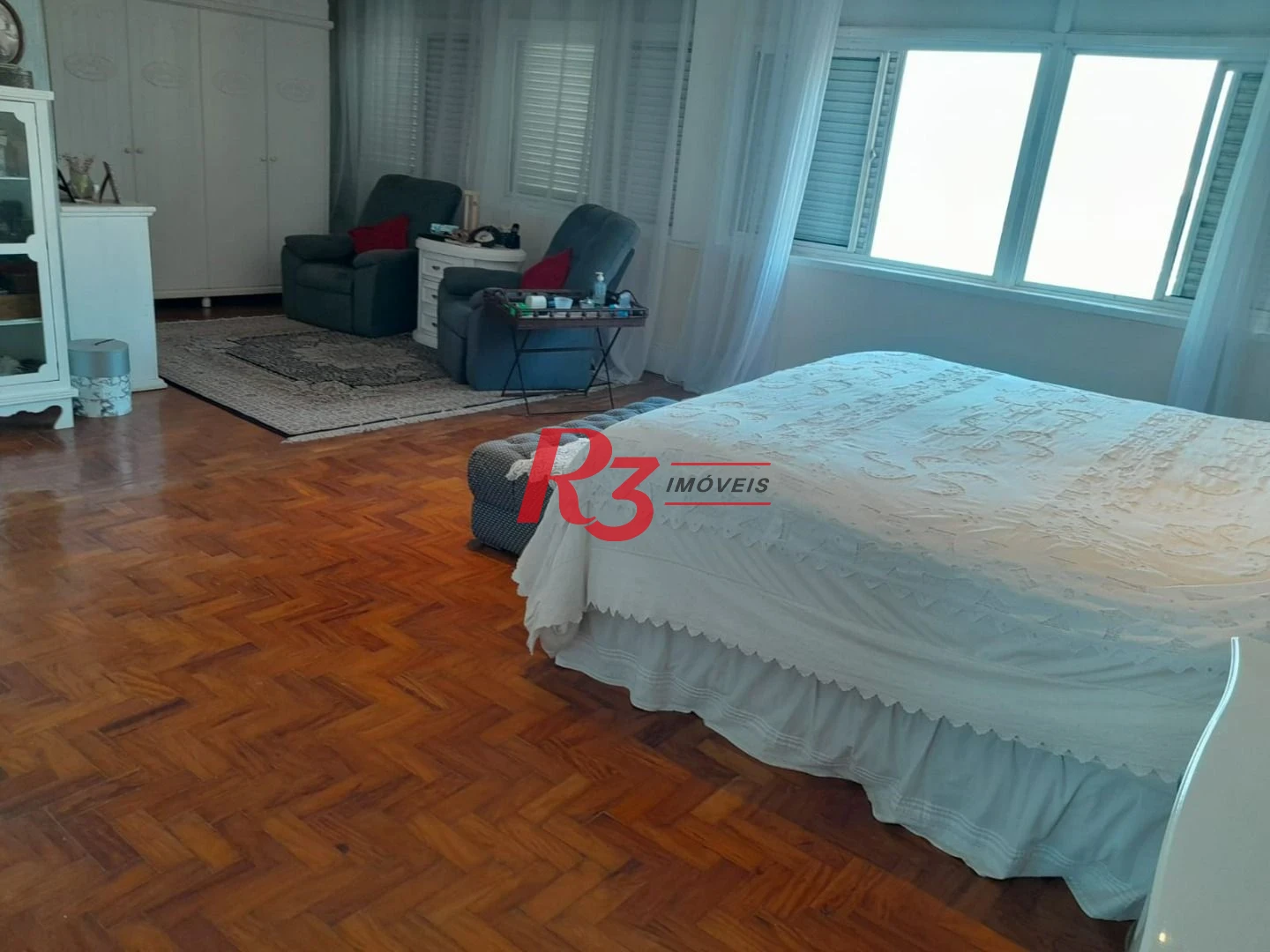 Apartamento com 4 dormitórios à venda, 376 m² por R$ 1.500.000,00 - Praia das Pitangueiras Beira Mar - Guarujá/SP