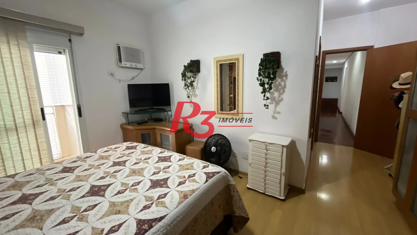 Apartamento com 4 dormitórios à venda, 158 m² por R$ 1.800.000,00 - Boqueirão - Santos/SP