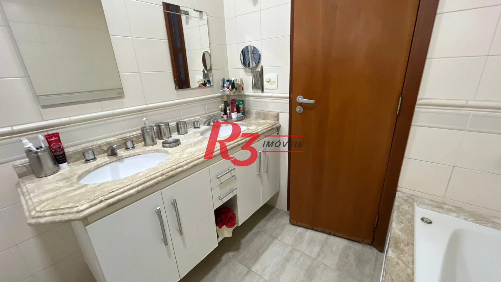 Apartamento com 4 dormitórios à venda, 158 m² por R$ 1.800.000,00 - Boqueirão - Santos/SP