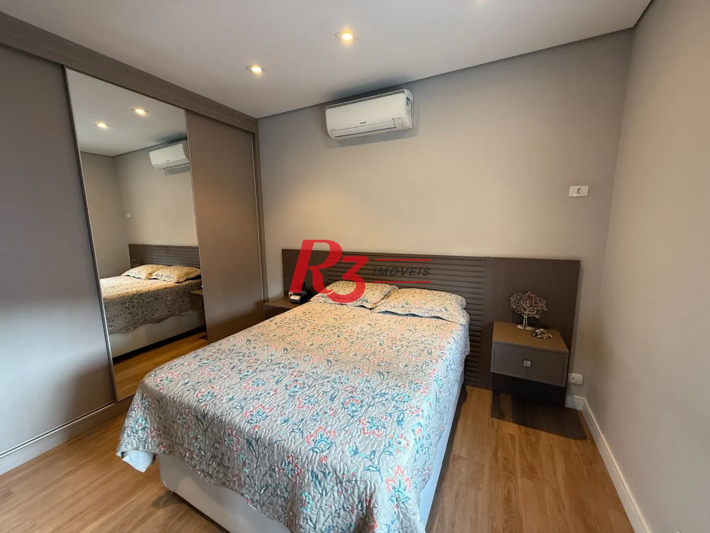 Sobrado à venda, 198 m² por R$ 1.360.000,00 - Vila Belmiro - Santos/SP
