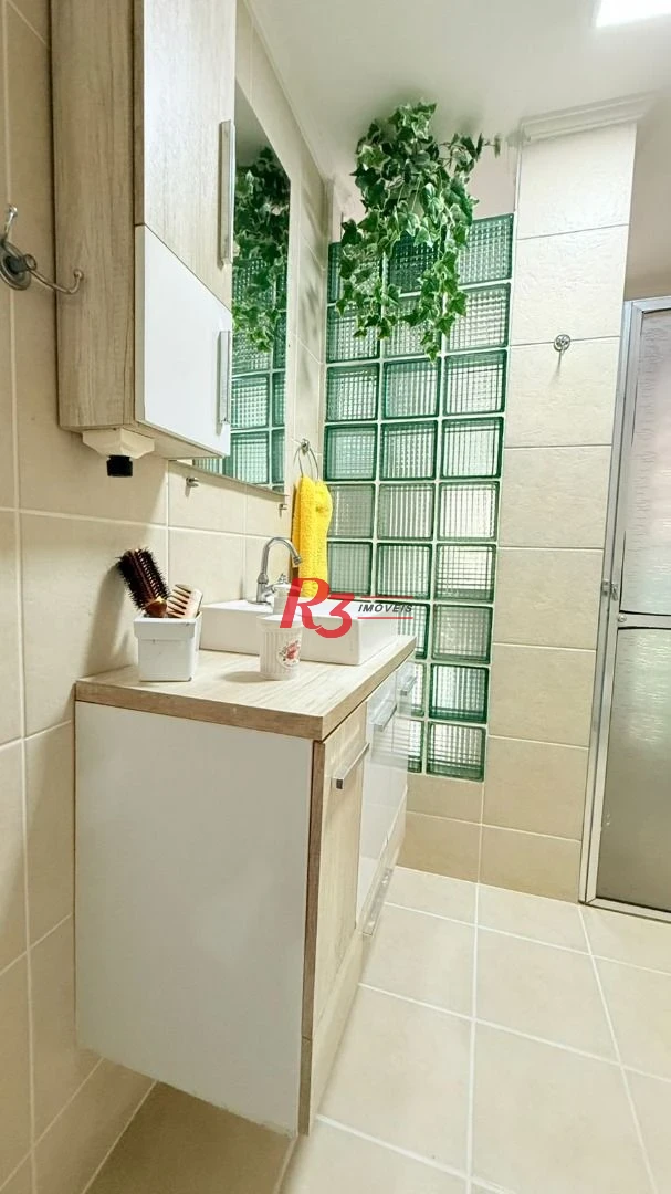Apartamento com 2 dormitórios à venda, 99,46 m² por R$ 810.000 - Gonzaga - Santos/SP