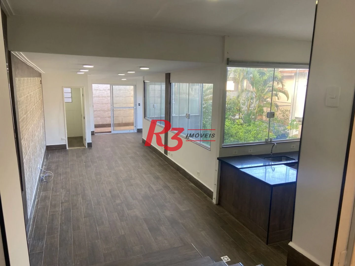 Sobrado com 2 dormitórios à venda, 240 m² por R$ 1.770.000,00 - Gonzaga - Santos/SP