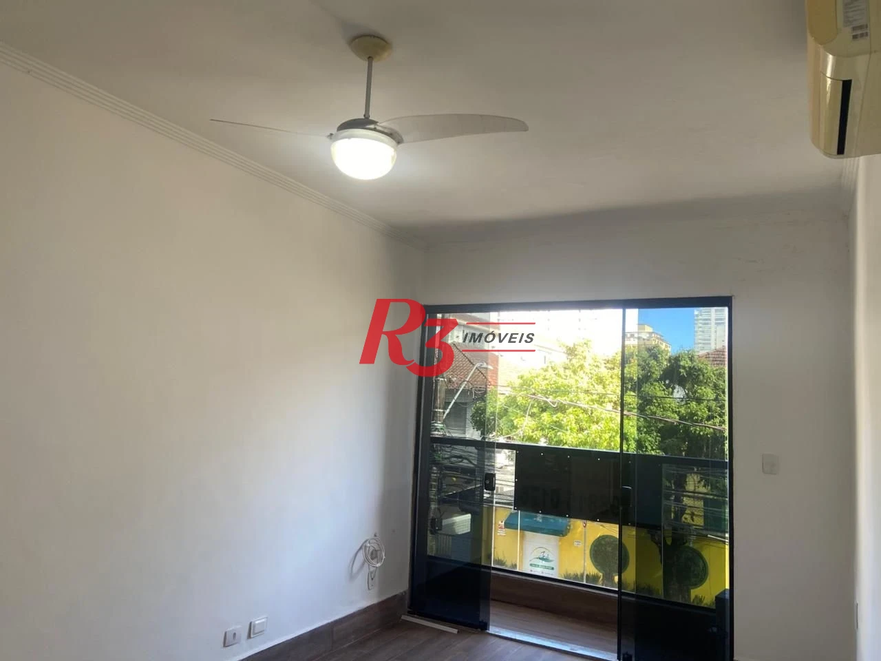 Sobrado com 2 dormitórios à venda, 240 m² por R$ 1.770.000,00 - Gonzaga - Santos/SP