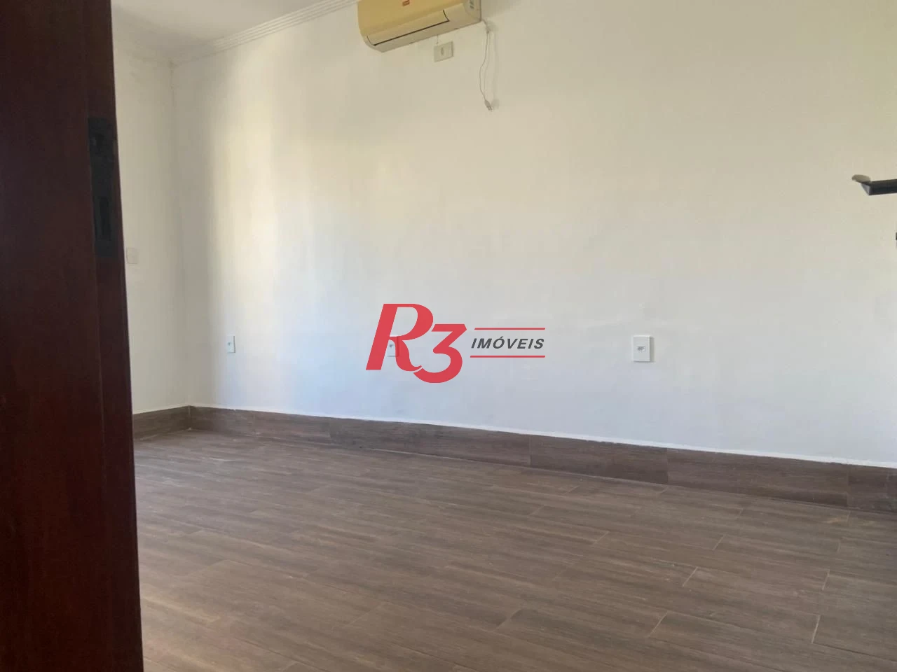 Sobrado com 2 dormitórios à venda, 240 m² por R$ 1.770.000,00 - Gonzaga - Santos/SP