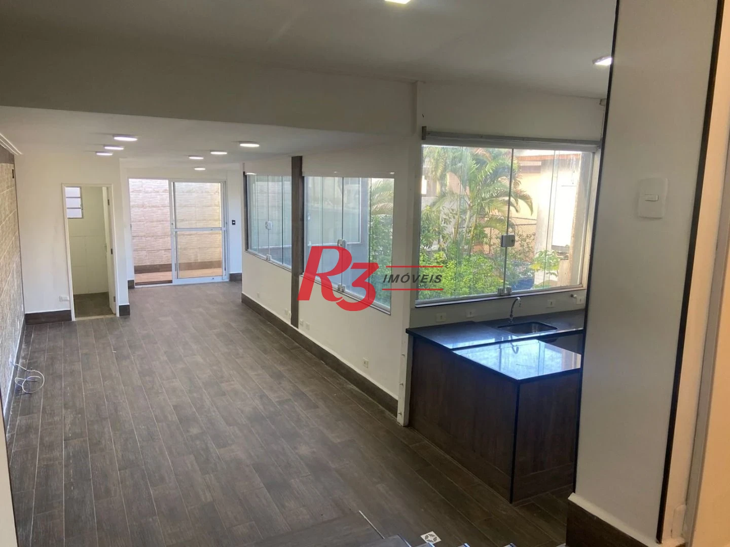 Sobrado com 2 dormitórios à venda, 240 m² por R$ 1.770.000,00 - Gonzaga - Santos/SP