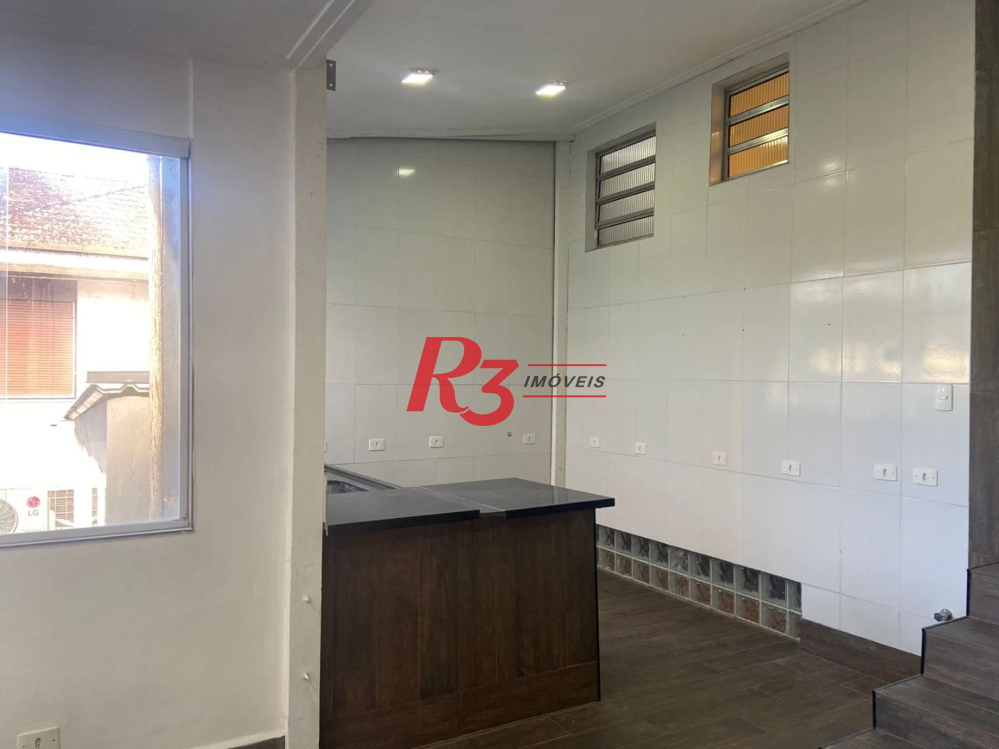 Sobrado com 2 dormitórios à venda, 240 m² por R$ 1.770.000,00 - Gonzaga - Santos/SP