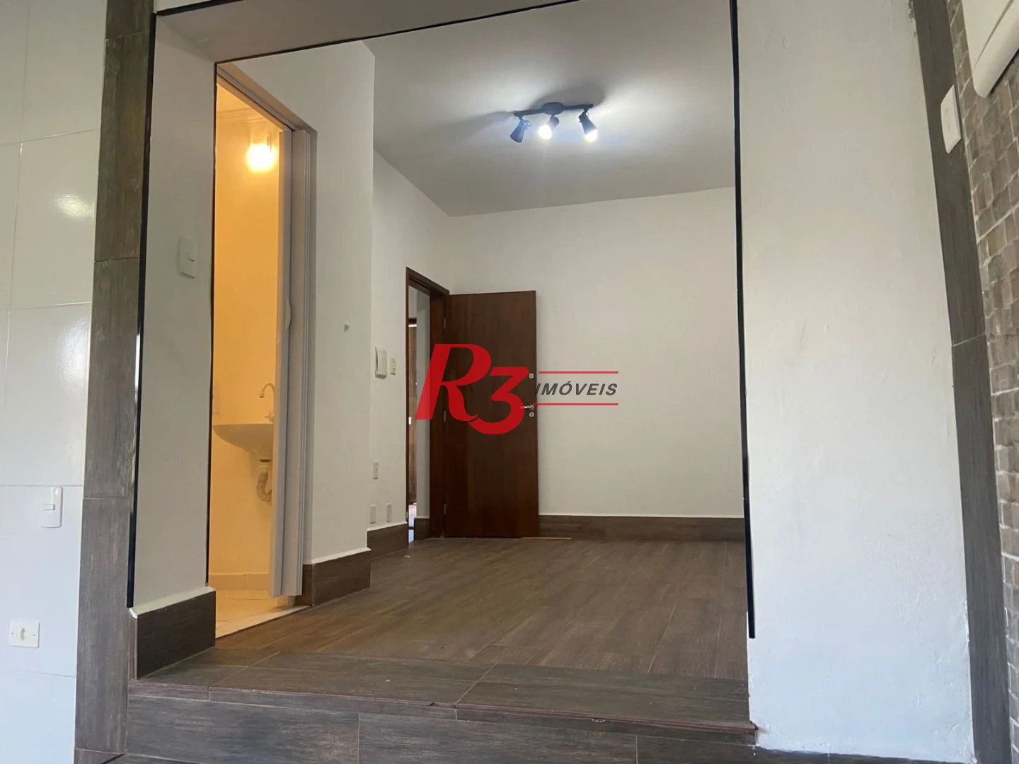 Sobrado com 2 dormitórios à venda, 240 m² por R$ 1.770.000,00 - Gonzaga - Santos/SP