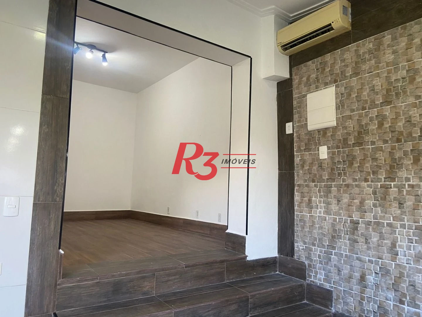 Sobrado com 2 dormitórios à venda, 240 m² por R$ 1.770.000,00 - Gonzaga - Santos/SP