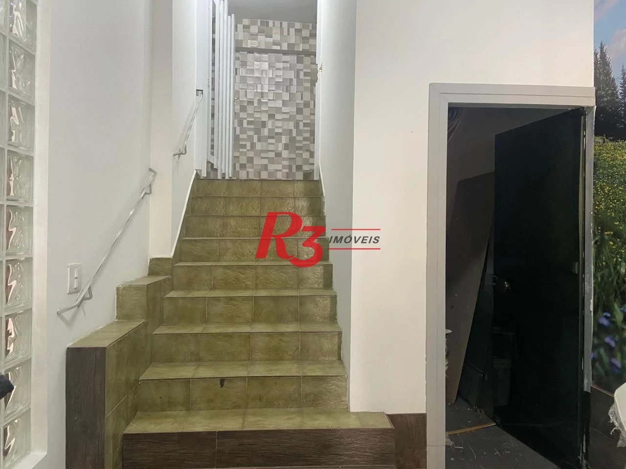 Sobrado com 2 dormitórios à venda, 240 m² por R$ 1.770.000,00 - Gonzaga - Santos/SP
