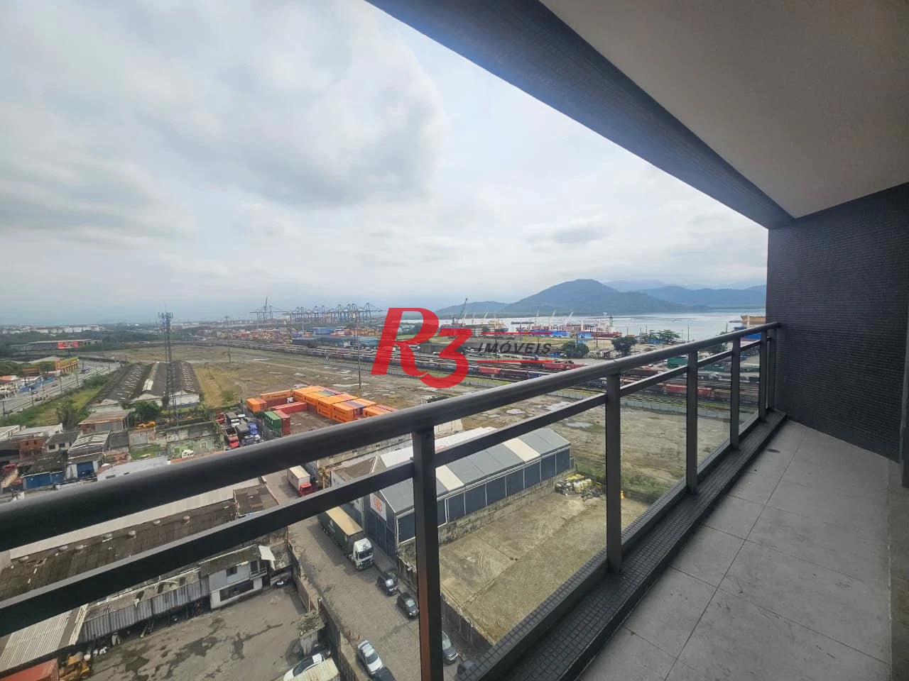 Sala para alugar, 77 m² por R$ 3.300,00/mês - Valongo - Santos/SP