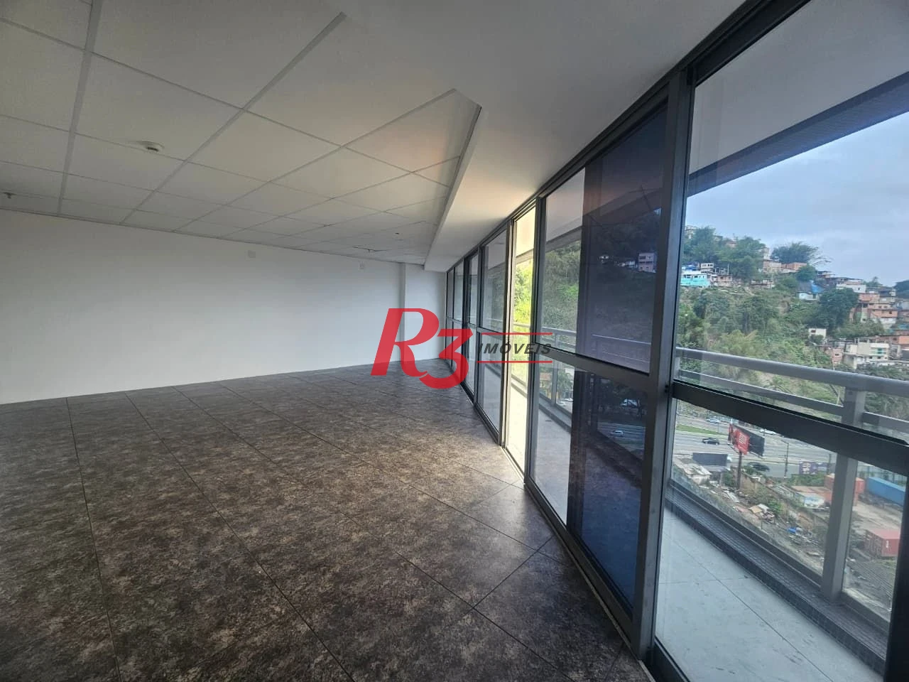 Sala para alugar, 77 m² por R$ 3.300,00/mês - Valongo - Santos/SP