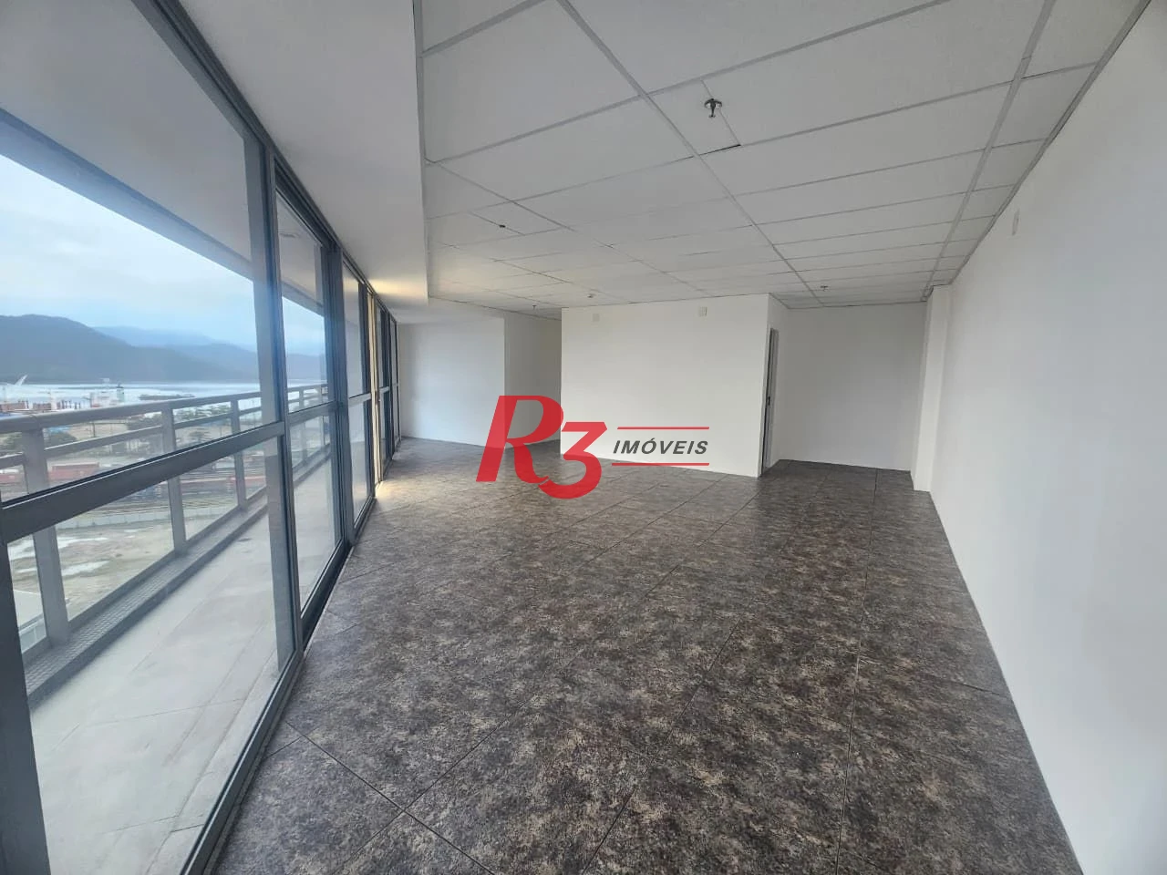 Sala para alugar, 77 m² por R$ 3.300,00/mês - Valongo - Santos/SP