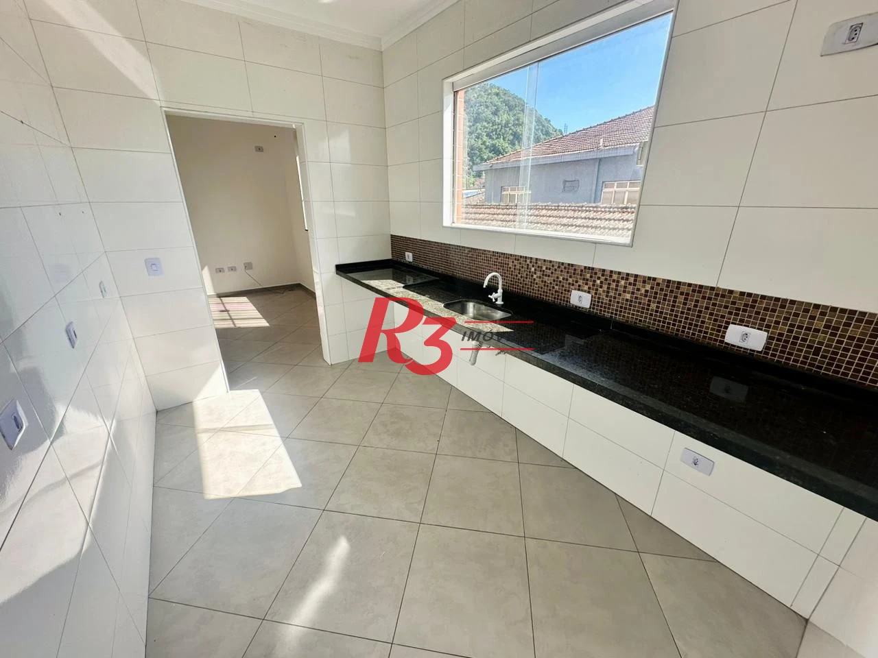 Casa à venda, 72 m² por R$ 270.000,00 - Chico de Paula - Santos/SP