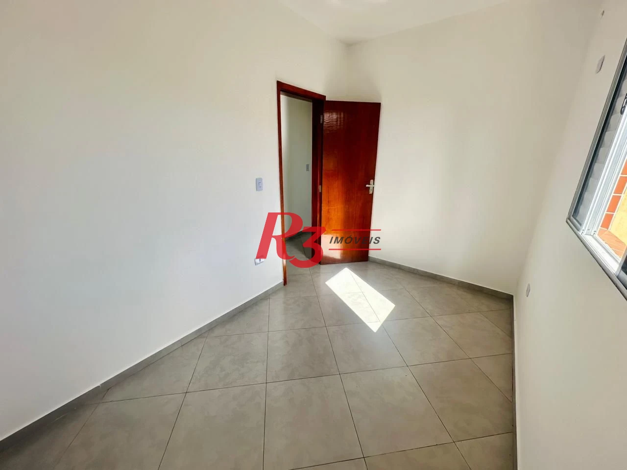 Casa à venda, 72 m² por R$ 270.000,00 - Chico de Paula - Santos/SP