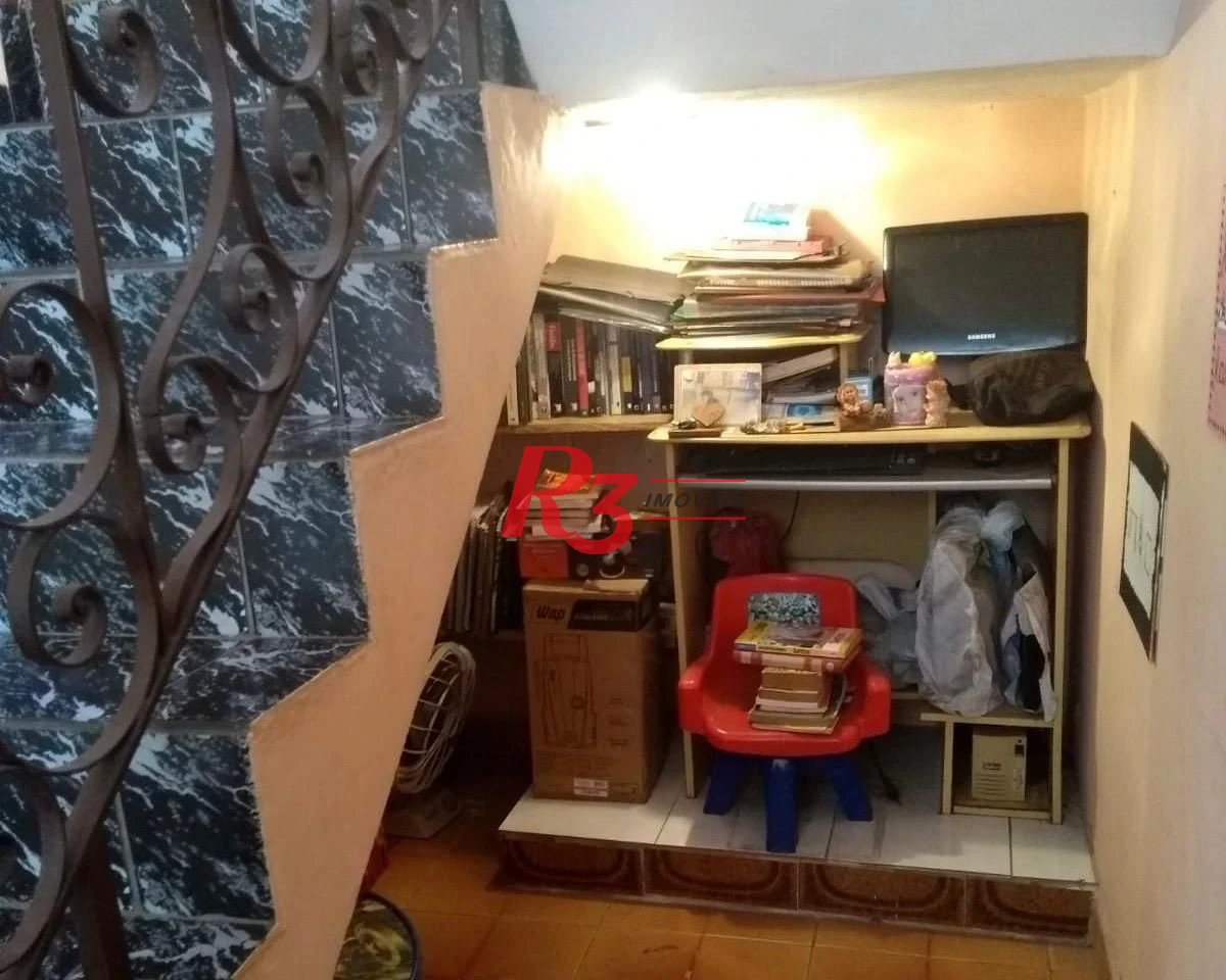 Sobrado com 3 dormitórios à venda, 200 m² por R$ 800.000,00 - Santa Maria - Santos/SP