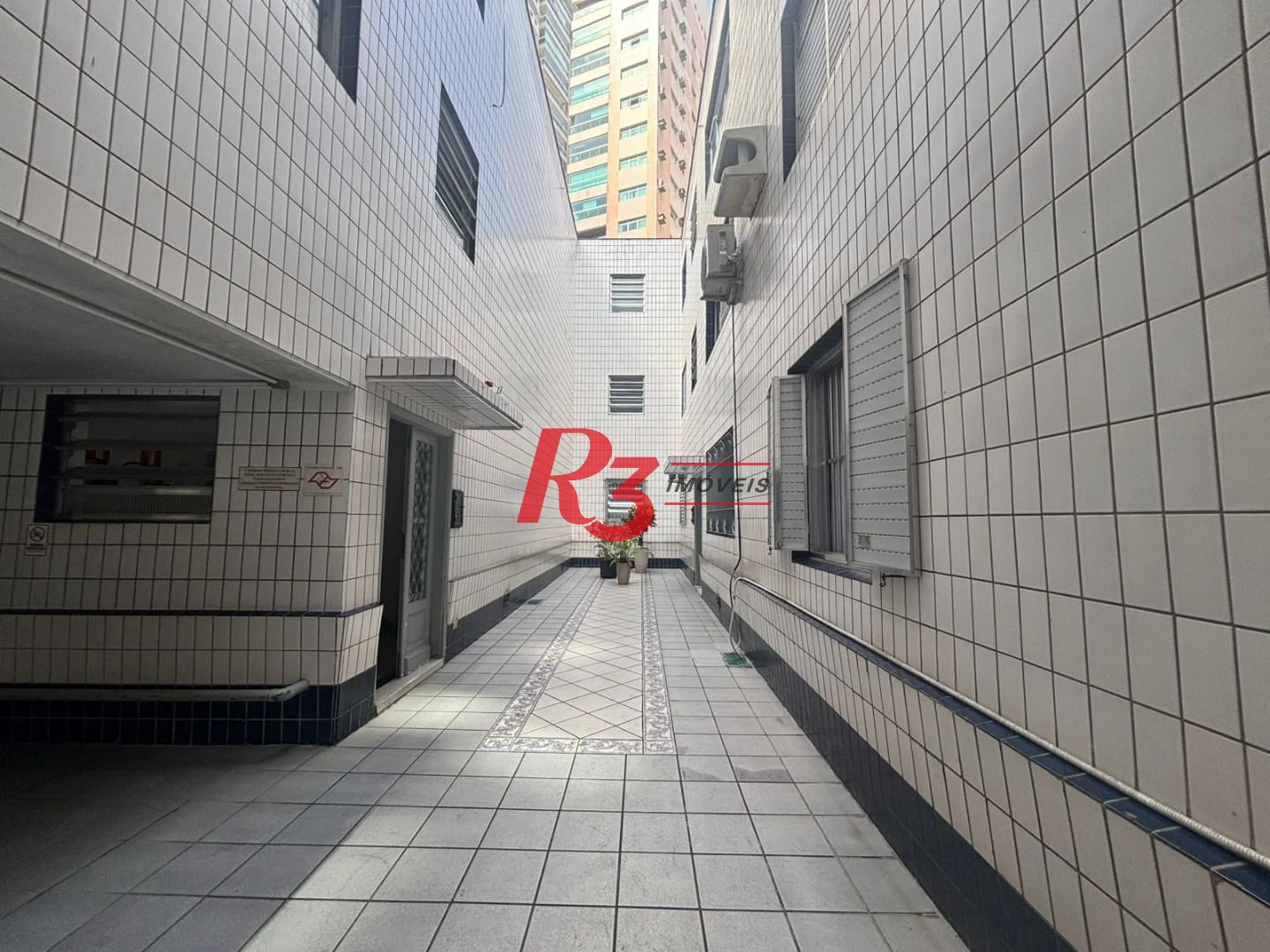 Apartamento com 2 dormitórios à venda, 65 m² por R$ 350.000,00 - Boqueirão - Santos/SP