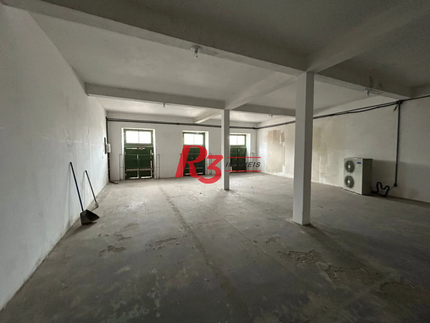 Galpão para alugar, 850 m² por R$ 18.668,30/mês - Centro - Santos/SP