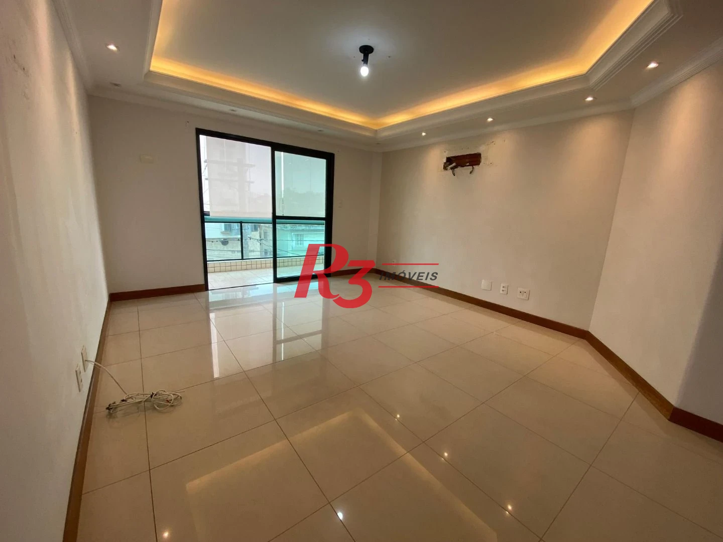 Apartamento com 3 dormitórios à venda, 157 m² por R$ 1.100.000,00 - Embaré - Santos/SP