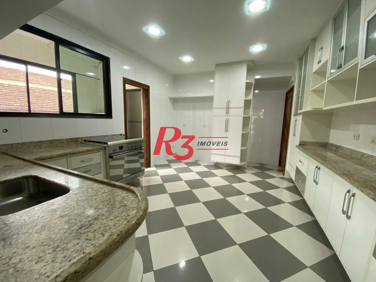 Apartamento com 3 dormitórios à venda, 157 m² por R$ 1.100.000,00 - Embaré - Santos/SP