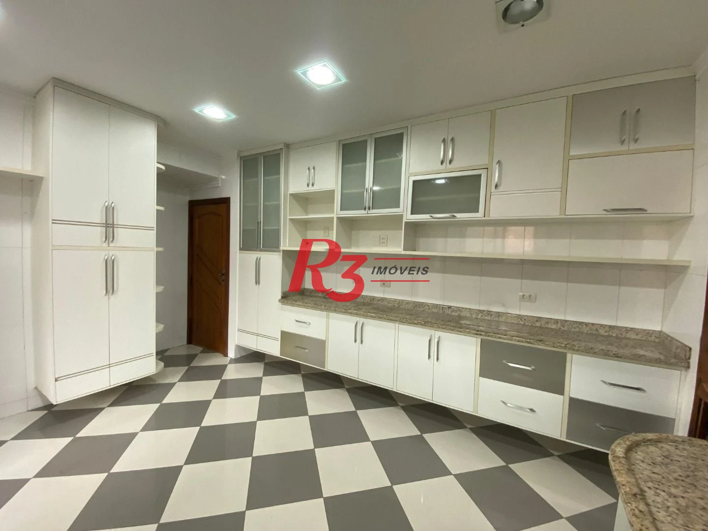 Apartamento com 3 dormitórios à venda, 157 m² por R$ 1.100.000,00 - Embaré - Santos/SP