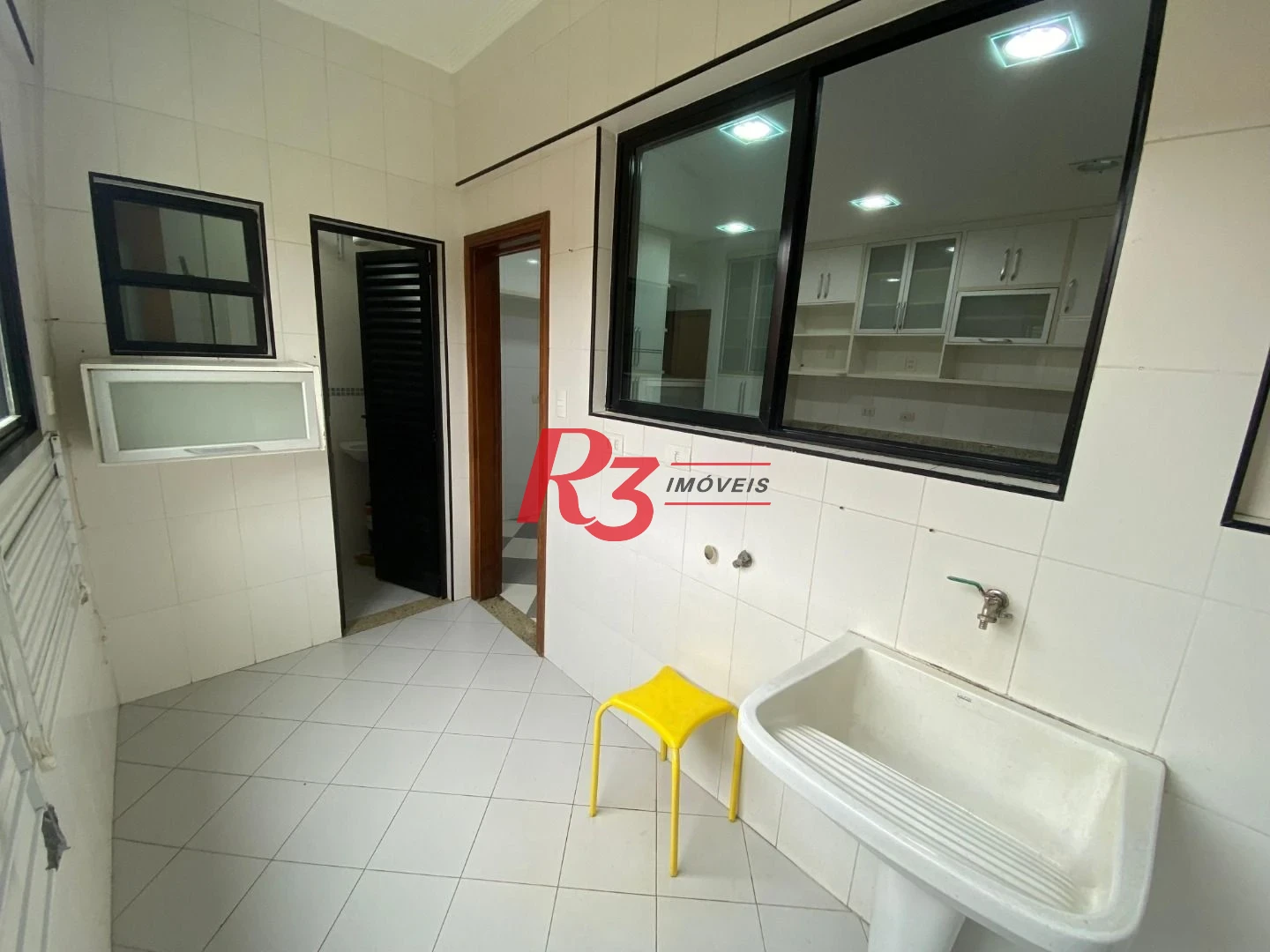 Apartamento com 3 dormitórios à venda, 157 m² por R$ 1.100.000,00 - Embaré - Santos/SP