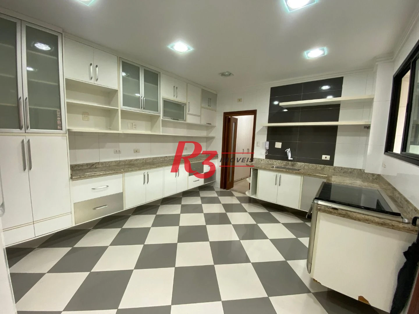 Apartamento com 3 dormitórios à venda, 157 m² por R$ 1.100.000,00 - Embaré - Santos/SP