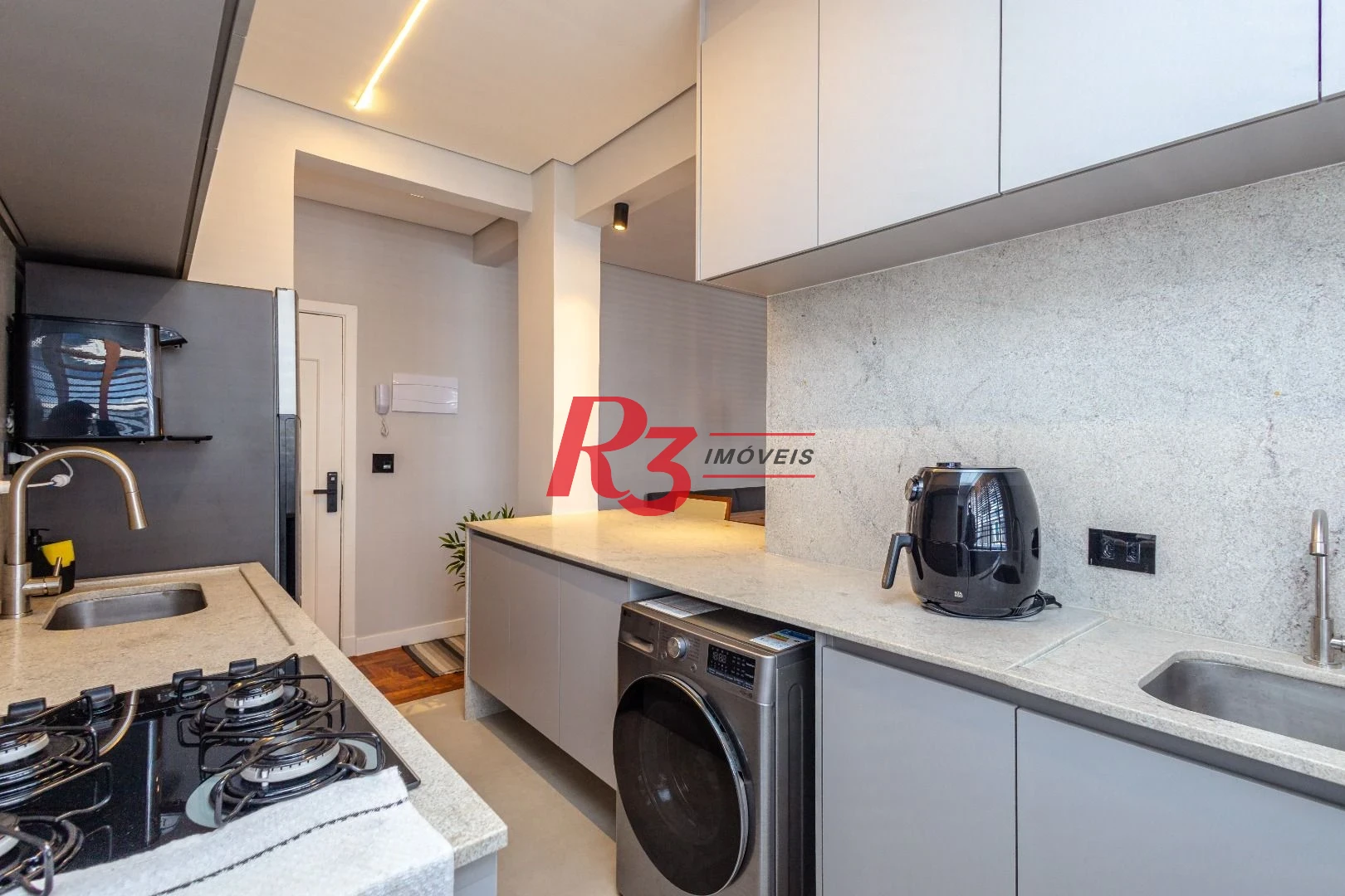 Apartamento com 2 dormitórios à venda, 63 m² por R$ 645.000,00 - Aparecida - Santos/SP