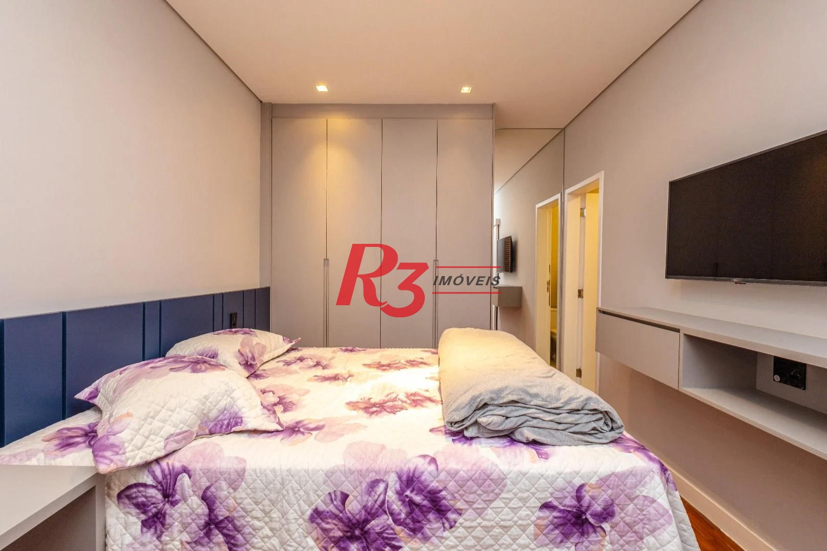 Apartamento com 2 dormitórios à venda, 63 m² por R$ 645.000,00 - Aparecida - Santos/SP