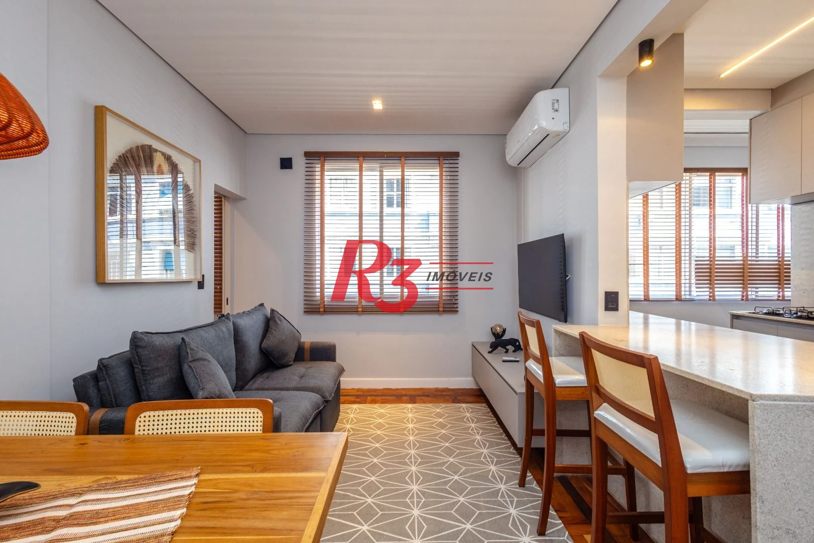 Apartamento com 2 dormitórios à venda, 63 m² por R$ 645.000,00 - Aparecida - Santos/SP