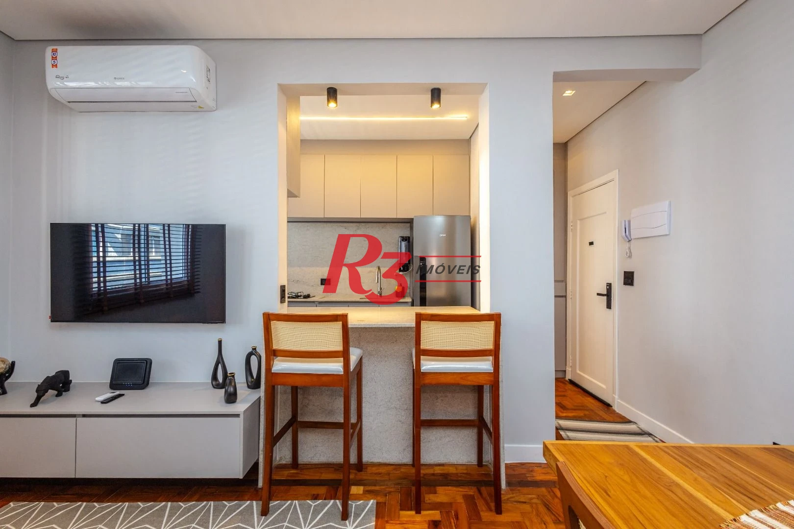 Apartamento com 2 dormitórios à venda, 63 m² por R$ 645.000,00 - Aparecida - Santos/SP