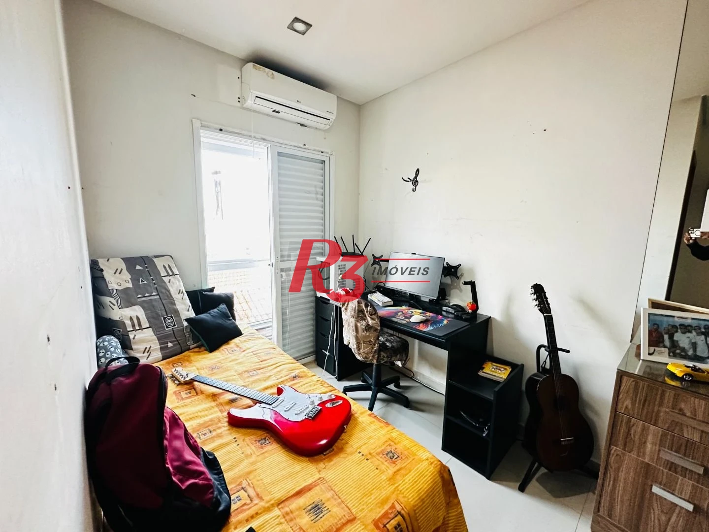 Casa com 3 dormitórios à venda, 210 m² por R$ 650.000,00 - Centro - São Vicente/SP