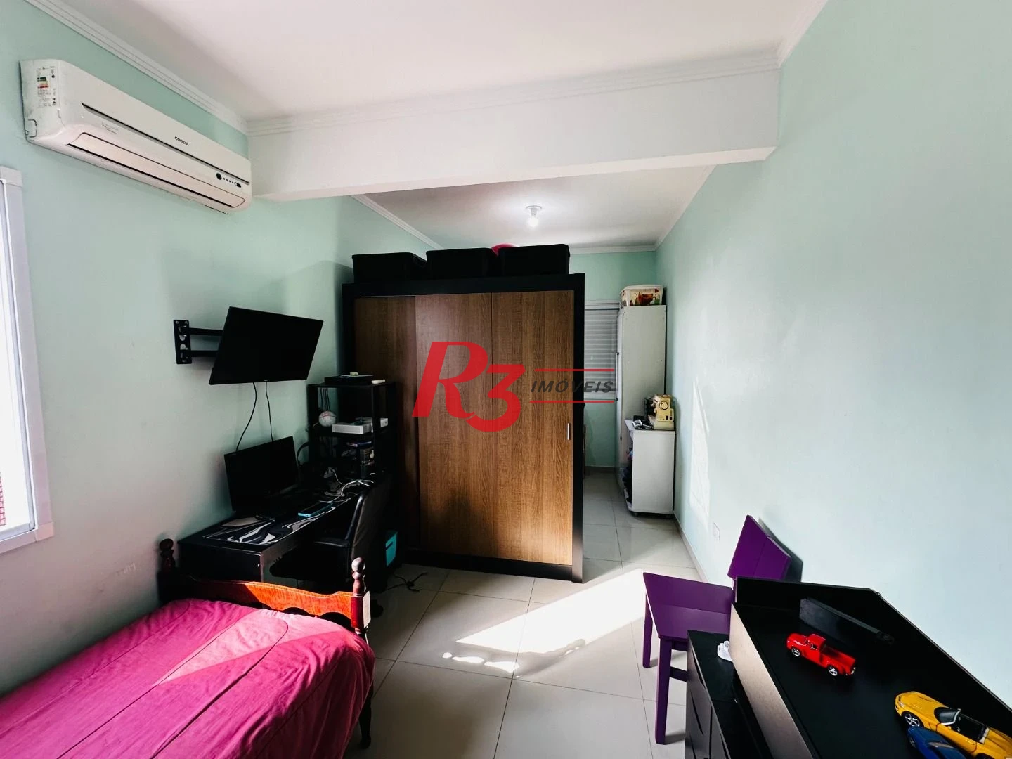 Casa com 3 dormitórios à venda, 210 m² por R$ 650.000,00 - Centro - São Vicente/SP
